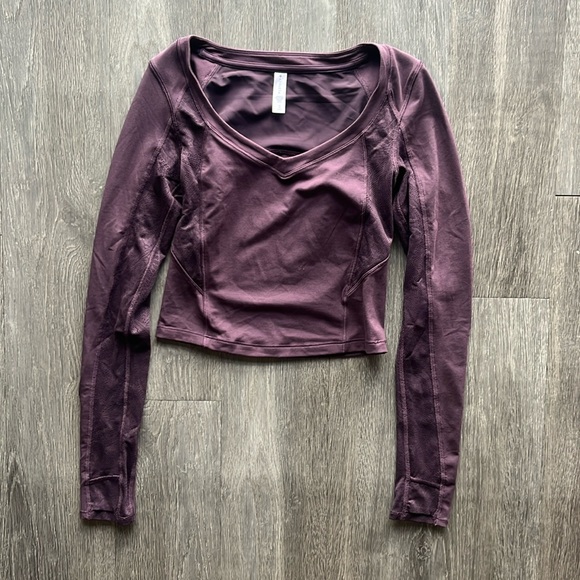 Athleta Shanti Lace Top ✧ Deep Crocus Violet ✧ Size XS - Picture 3 of 7